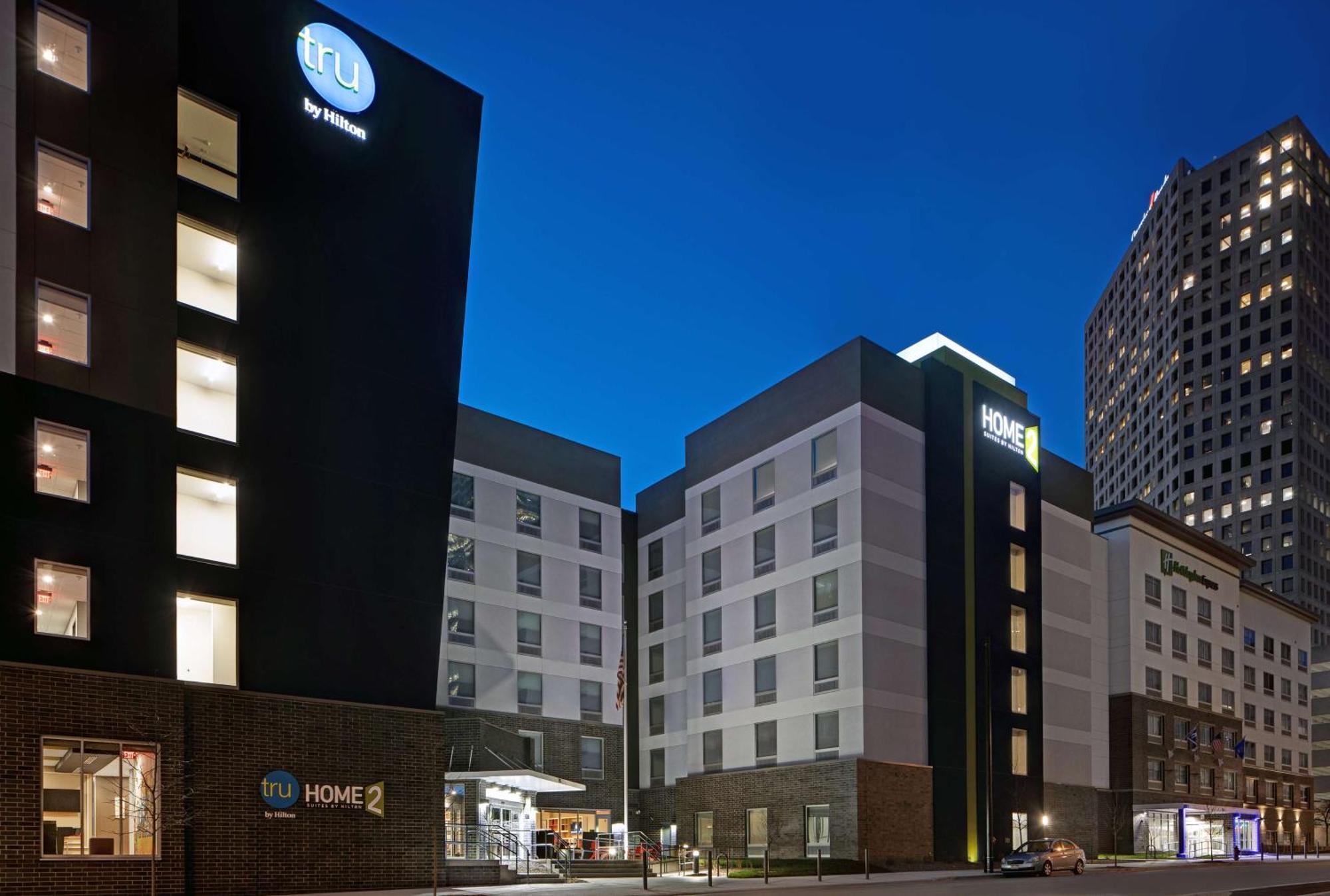 Home2 Suites By Hilton Milwaukee Downtown Exterior photo